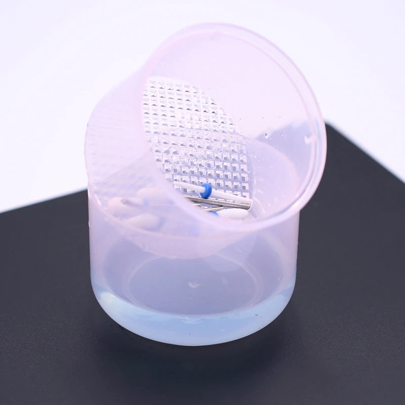 Bit Cleansing Container